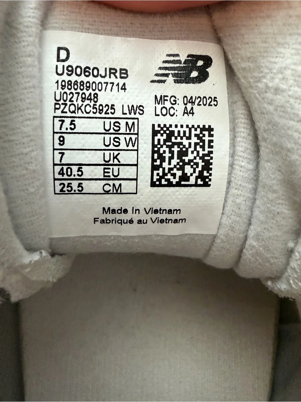New Balance 9060 Men’s 7.5/Women’s 9 White and Silver Athletic Sneakers